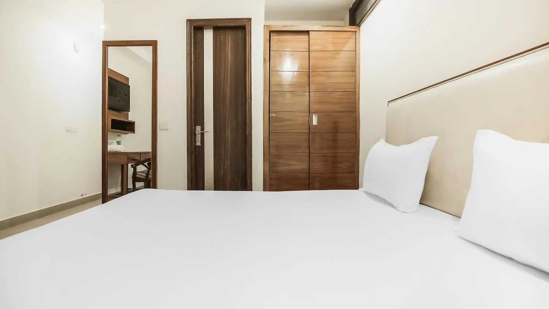 Collection O Sapphire Hotel Chandigarh
